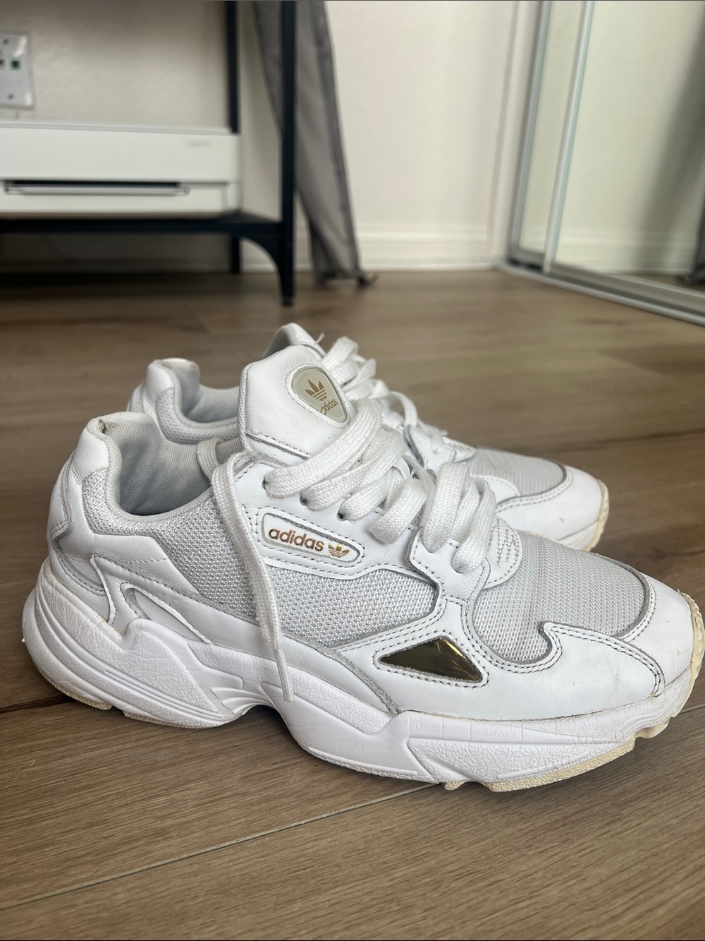 Adidas Women's Falcon Sneakers Size 8.5 - Picture 9 of 12
